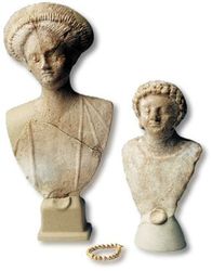 Figurines et bracelet gallo-romains